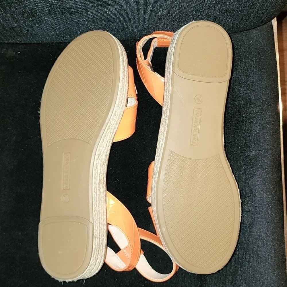 Bandolino orange faux